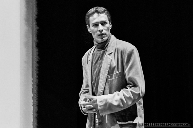 SŁAWOMIR ŻUKOWSKI_Teatr BELFEgoR_Tychy_1994_FOT_IRENEUSZ KAŹMIERCZAK.